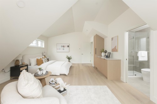 1-735 10Th Avenue E, Vancouver, BC 