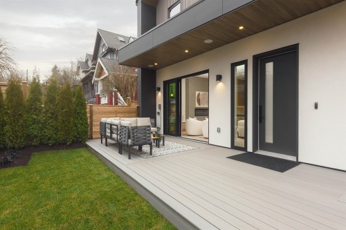 1-735 10Th Avenue E, Vancouver, BC 