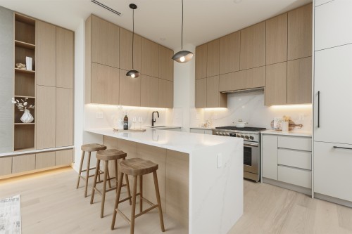 1-735 10Th Avenue E, Vancouver, BC 