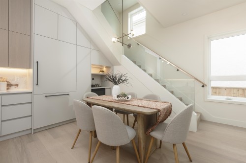 1-735 10Th Avenue E, Vancouver, BC 