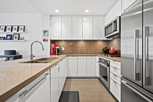 328-255 1st Street W North Vancouver, BC V7M 3G8