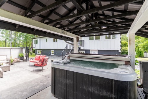 24991 100 Avenue, Maple Ridge, BC 