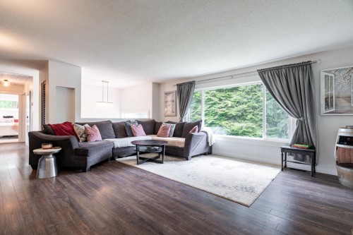 24991 100 Avenue, Maple Ridge, BC 