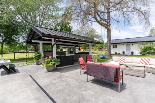 24991 100 Avenue, Maple Ridge, BC 