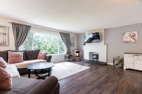 24991 100 Avenue, Maple Ridge, BC 