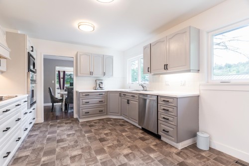 24991 100 Avenue, Maple Ridge, BC 
