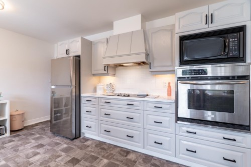 24991 100 Avenue, Maple Ridge, BC 