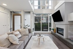 863 Richards Street  Vancouver, BC V6B 3B4