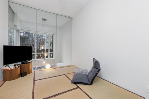 863 Richards Street, Vancouver, BC 