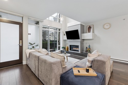 863 Richards Street, Vancouver, BC 