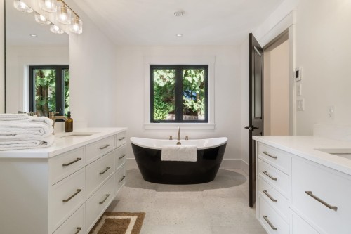 1232 Wellington Drive, North Vancouver, BC 