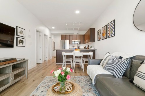 206-688 17Th Avenue E, Vancouver, BC 