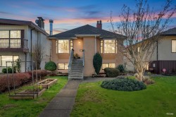 2576 Parker Street  Vancouver, BC V5K 2T3