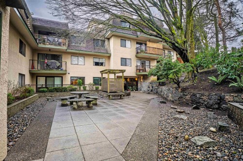 305-466 Eighth Avenue E New Westminster, BC V3L 4L2