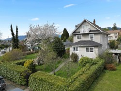 444 6th Street E North Vancouver, BC V7L 1P9