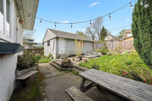 444 6Th Street E, North Vancouver, BC 