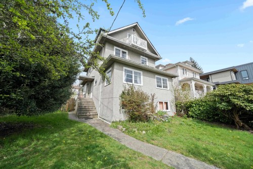 444 6Th Street E, North Vancouver, BC 
