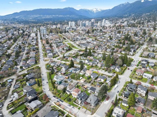 444 6Th Street E, North Vancouver, BC 