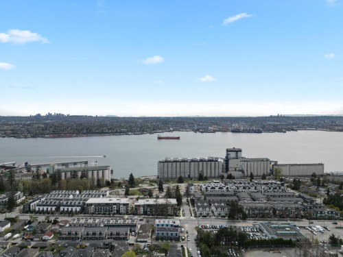 444 6Th Street E, North Vancouver, BC 