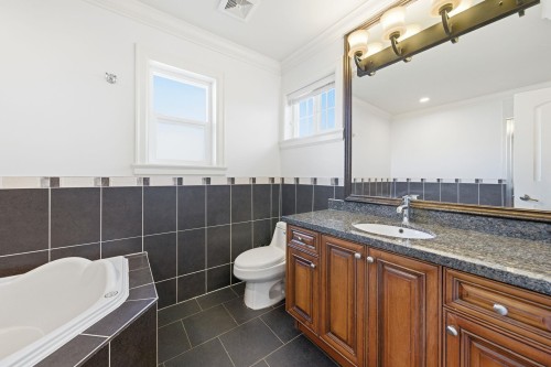 208 Hume Street, New Westminster, BC 