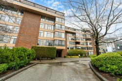 211-2101 Mcmullen Avenue  Vancouver, BC V6L 3B4