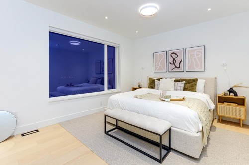 2-944 13 Avenue E, Vancouver, BC 