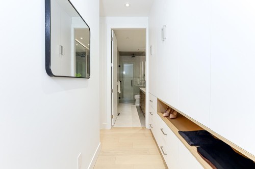 2-944 13 Avenue E, Vancouver, BC 