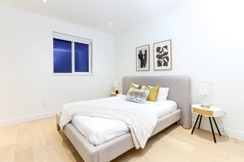 2-944 13 Avenue E, Vancouver, BC 