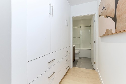 2-944 13 Avenue E, Vancouver, BC 