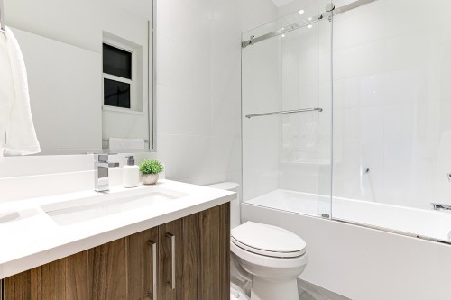 2-944 13 Avenue E, Vancouver, BC 