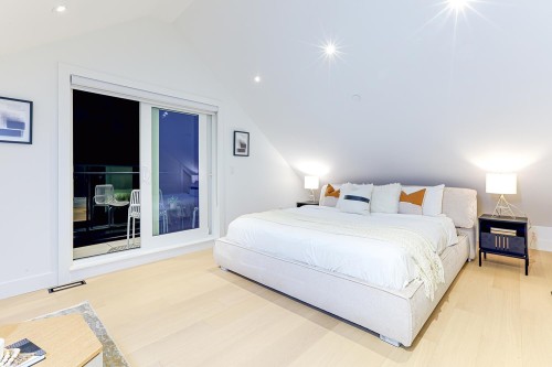 2-944 13 Avenue E, Vancouver, BC 