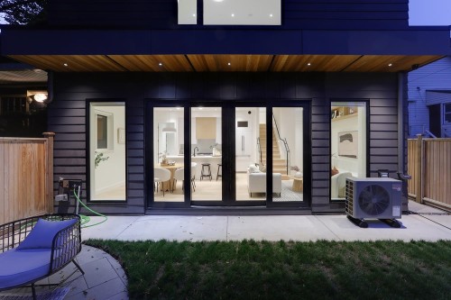 2-944 13 Avenue E, Vancouver, BC 