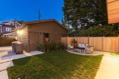 2-944 13 Avenue E, Vancouver, BC 