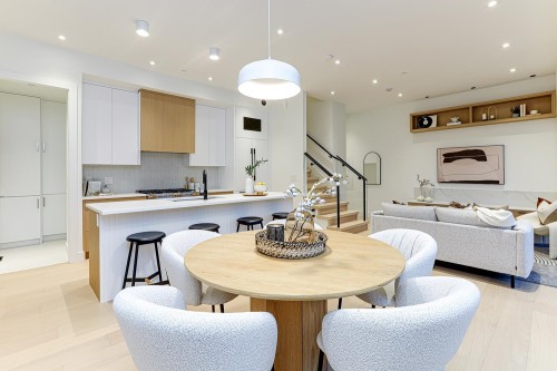 2-944 13 Avenue E, Vancouver, BC 