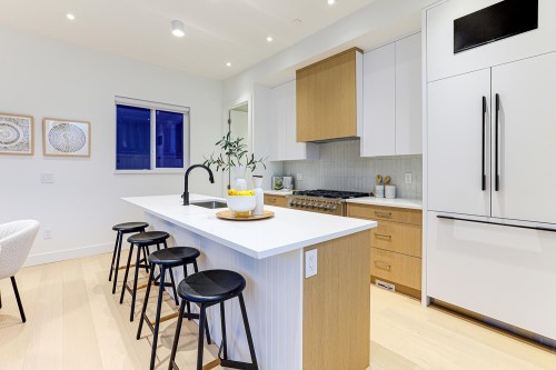 2-944 13 Avenue E, Vancouver, BC 