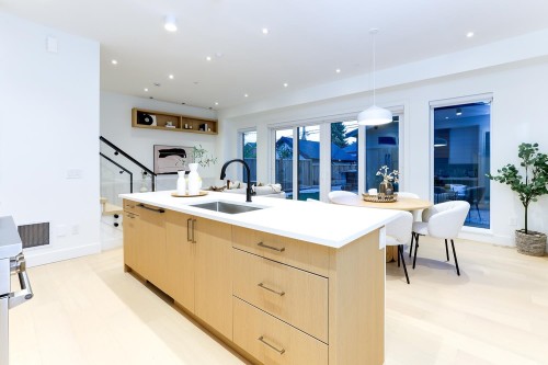 2-944 13 Avenue E, Vancouver, BC 