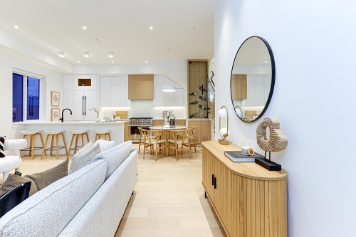 1-944 13 Avenue E, Vancouver, BC 