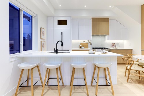 1-944 13 Avenue E, Vancouver, BC 