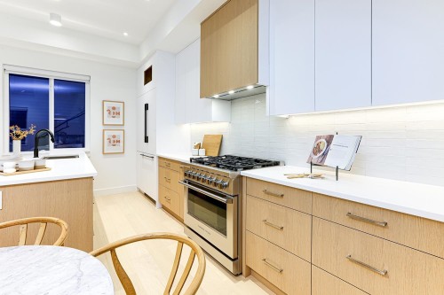 1-944 13 Avenue E, Vancouver, BC 