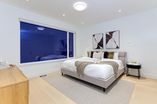1-944 13 Avenue E, Vancouver, BC 