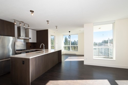 1205-3007 Glen Drive  Coquitlam, BC V3B 0L8