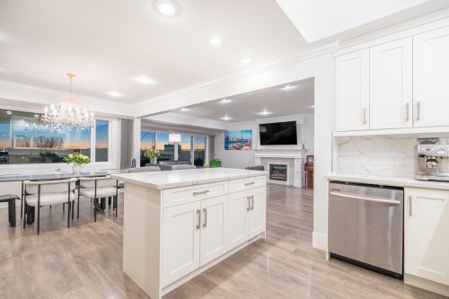 1275 Keith Road W, North Vancouver, BC 