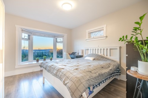 1275 Keith Road W, North Vancouver, BC 