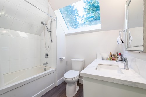 1275 Keith Road W, North Vancouver, BC 