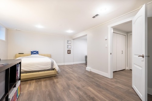 1275 Keith Road W, North Vancouver, BC 