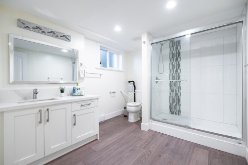 1275 Keith Road W, North Vancouver, BC 