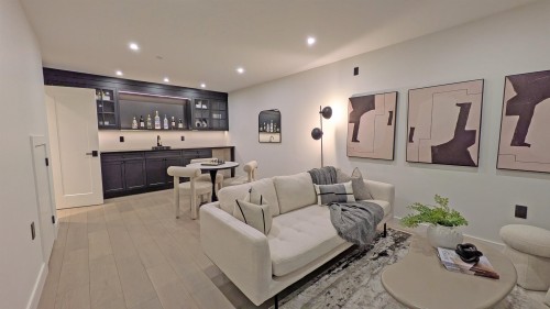 2171 Vanness Avenue, Vancouver, BC 