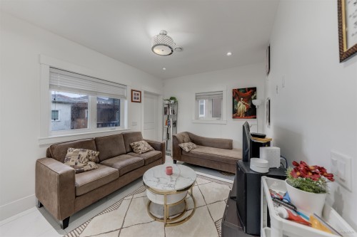 763 57Th Avenue E, Vancouver, BC 