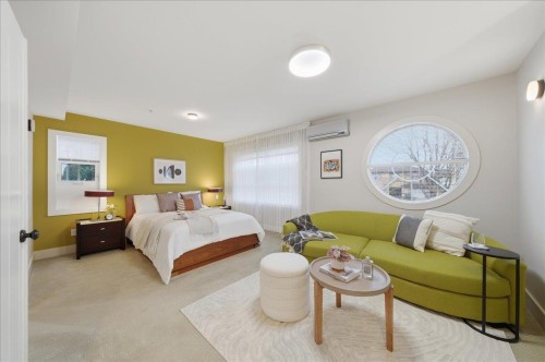 6733 Vivian Street, Vancouver, BC 