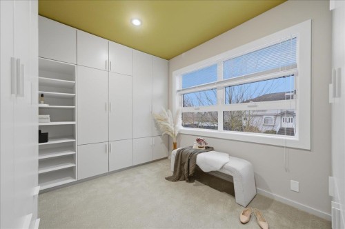 6733 Vivian Street, Vancouver, BC 